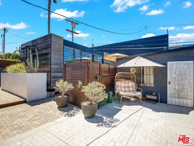 3021 S Genesee Avenue, Los Angeles, CA 90016