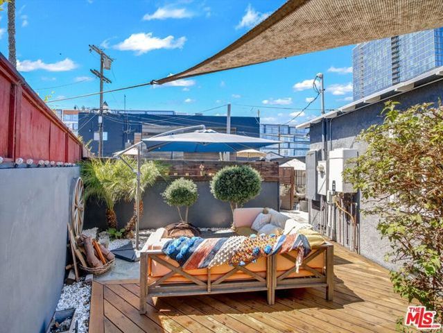 3021 S Genesee Avenue, Los Angeles, CA 90016