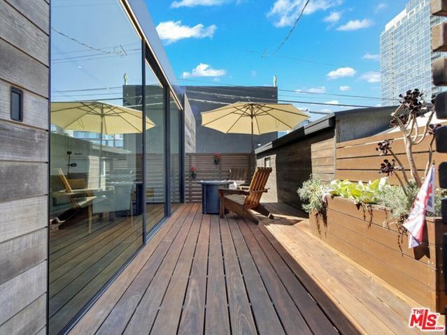 3021 S Genesee Avenue, Los Angeles, CA 90016