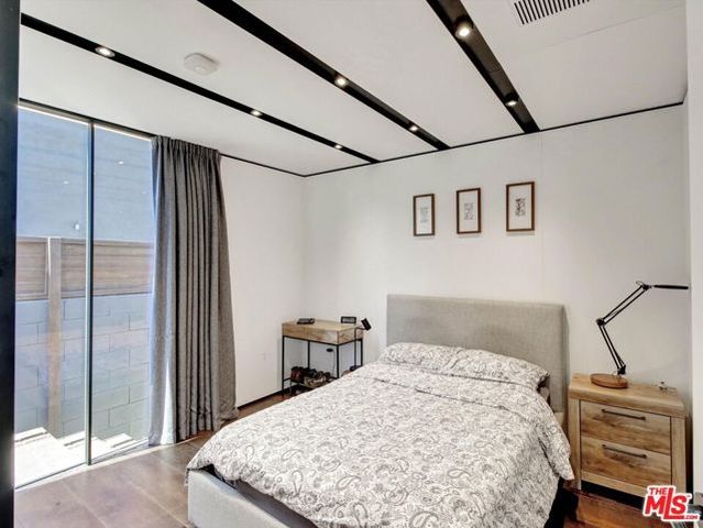 3021 S Genesee Avenue, Los Angeles, CA 90016