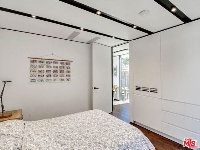3021 S Genesee Avenue, Los Angeles, CA 90016