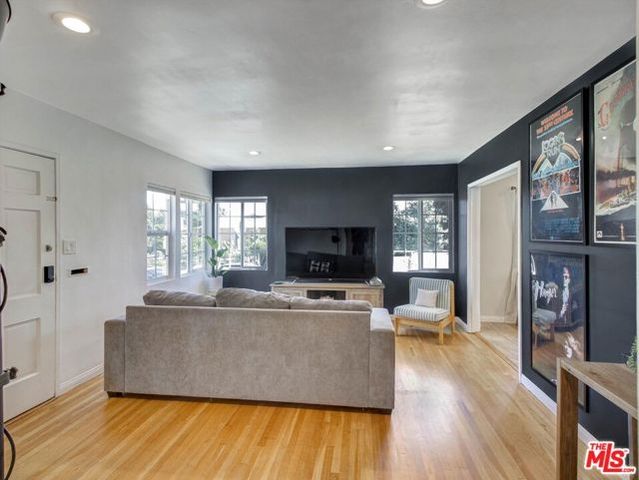 3021 S Genesee Avenue, Los Angeles, CA 90016