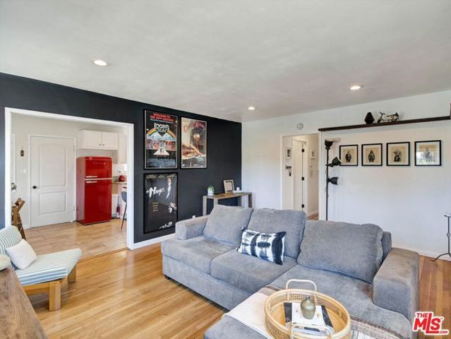 3021 S Genesee Avenue, Los Angeles, CA 90016