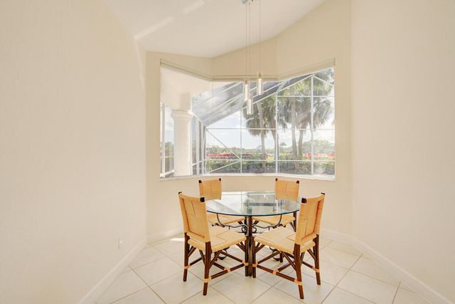 6646 Oakmont Way, West Palm Beach, FL 33412