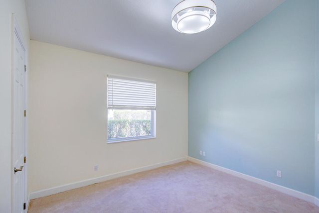 6646 Oakmont Way, West Palm Beach, FL 33412