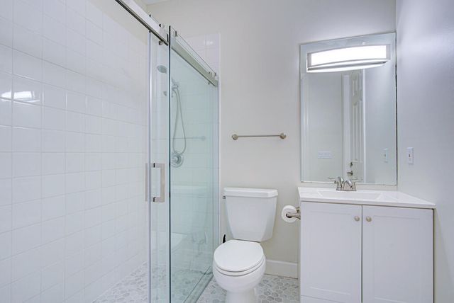 6646 Oakmont Way, West Palm Beach, FL 33412