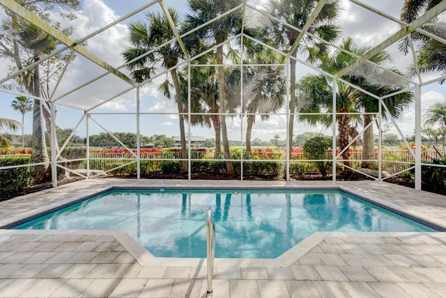 6646 Oakmont Way, West Palm Beach, FL 33412