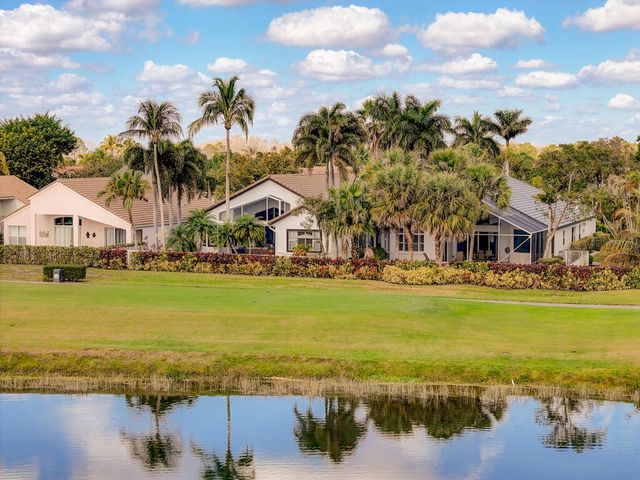 6646 Oakmont Way, West Palm Beach, FL 33412