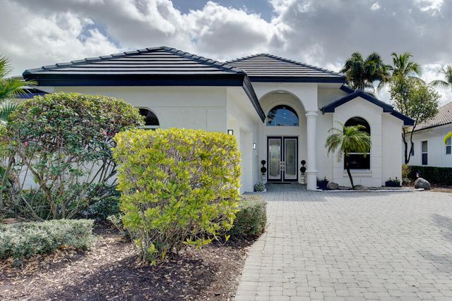 6646 Oakmont Way, West Palm Beach, FL 33412