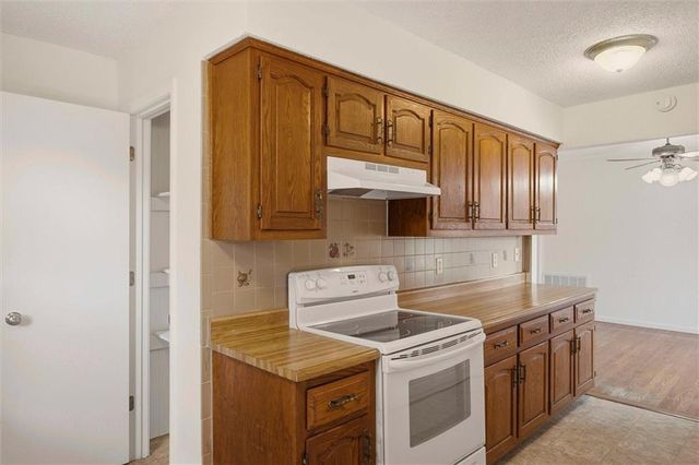 33701 E 275th Street, Garden City, MO 64747