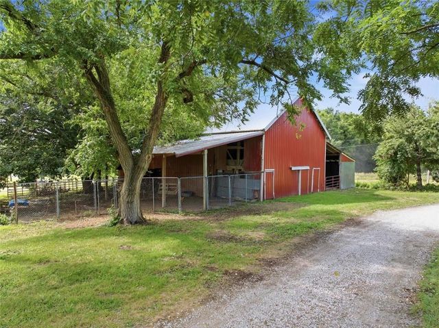 33701 E 275th Street, Garden City, MO 64747