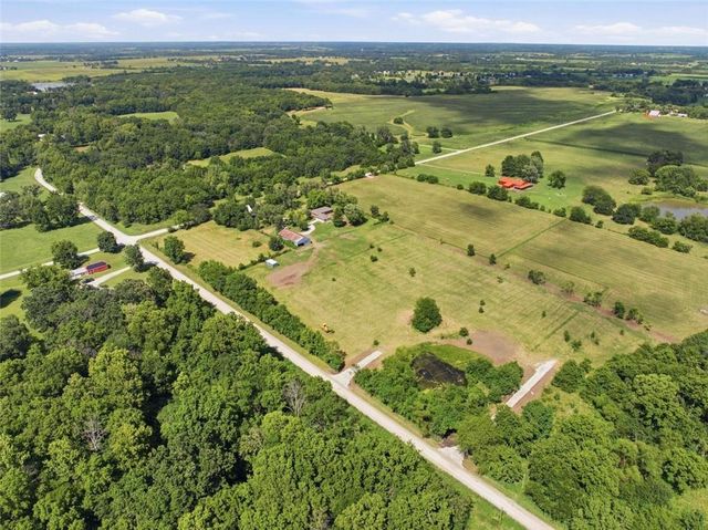33701 E 275th Street, Garden City, MO 64747