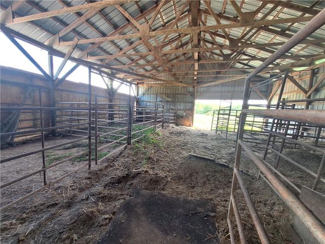 33701 E 275th Street, Garden City, MO 64747