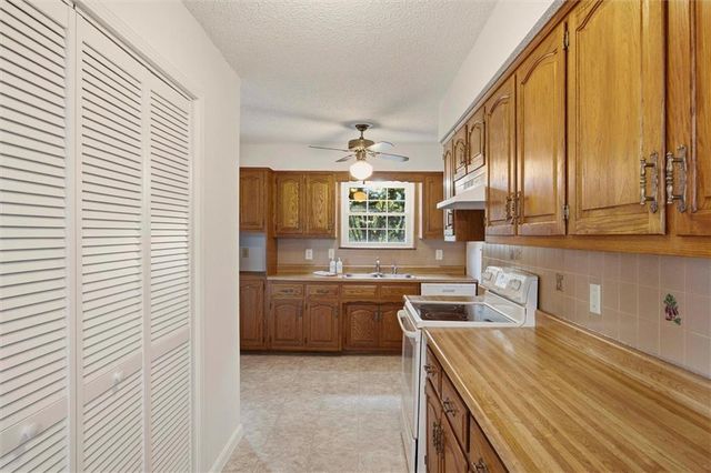 33701 E 275th Street, Garden City, MO 64747