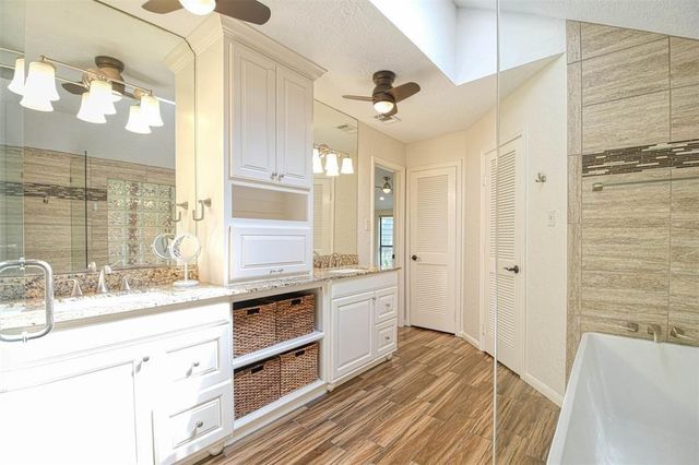 5 Berrypick Lane, The Woodlands, TX 77380