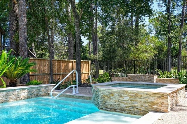 5 Berrypick Lane, The Woodlands, TX 77380