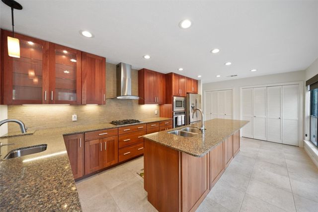 5 Berrypick Lane, The Woodlands, TX 77380