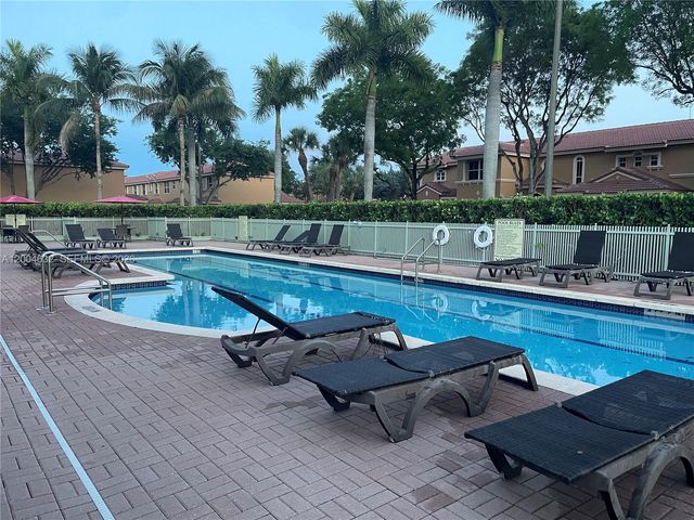 8423 NW 138th Ter 2804, Miami Lakes, FL 33016