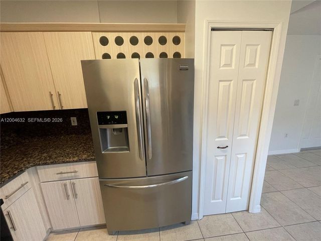 8423 NW 138th Ter 2804, Miami Lakes, FL 33016