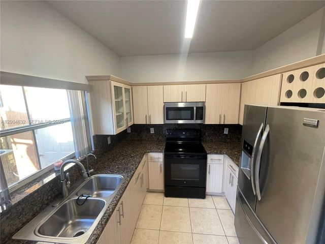 8423 NW 138th Ter 2804, Miami Lakes, FL 33016