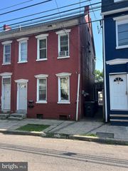 352 BEECH ST, Pottstown, PA 19464