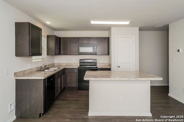 3811 Somers Crest, San Antonio, TX 78211