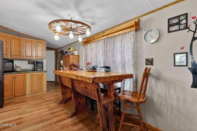 393 Meadow Creek Road, Bristol, TN 37620