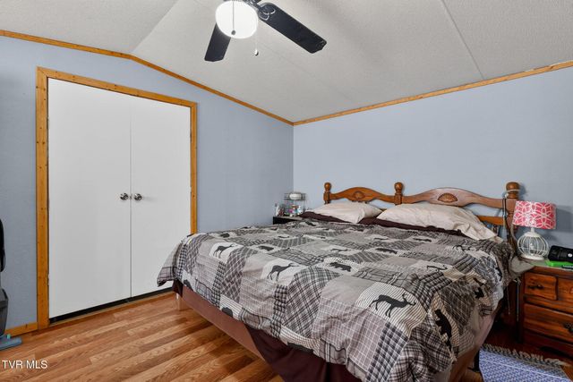 393 Meadow Creek Road, Bristol, TN 37620