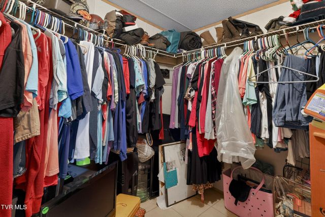 393 Meadow Creek Road, Bristol, TN 37620