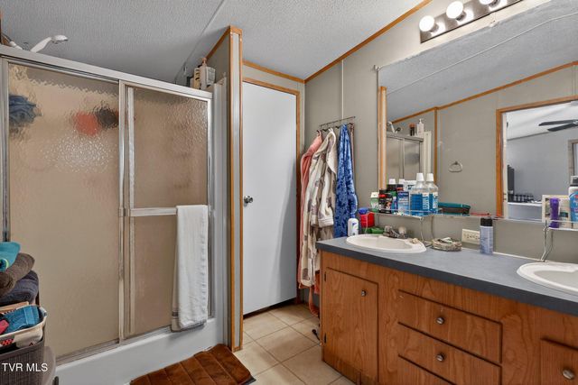 393 Meadow Creek Road, Bristol, TN 37620