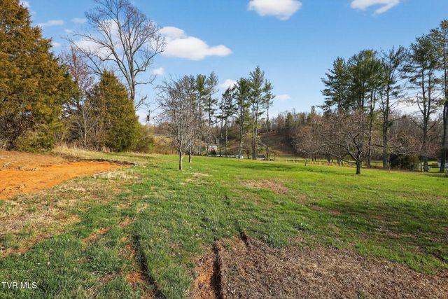 393 Meadow Creek Road, Bristol, TN 37620