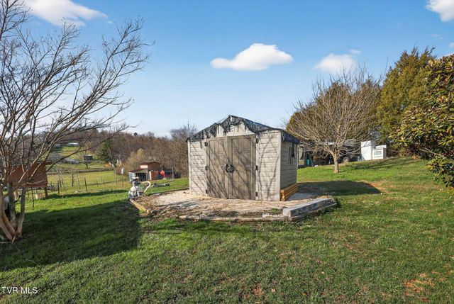393 Meadow Creek Road, Bristol, TN 37620