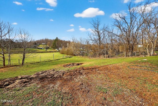 393 Meadow Creek Road, Bristol, TN 37620