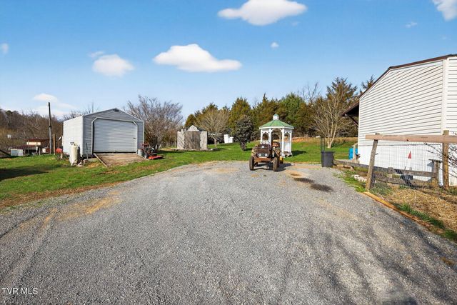 393 Meadow Creek Road, Bristol, TN 37620