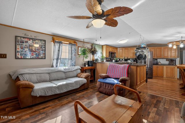 393 Meadow Creek Road, Bristol, TN 37620