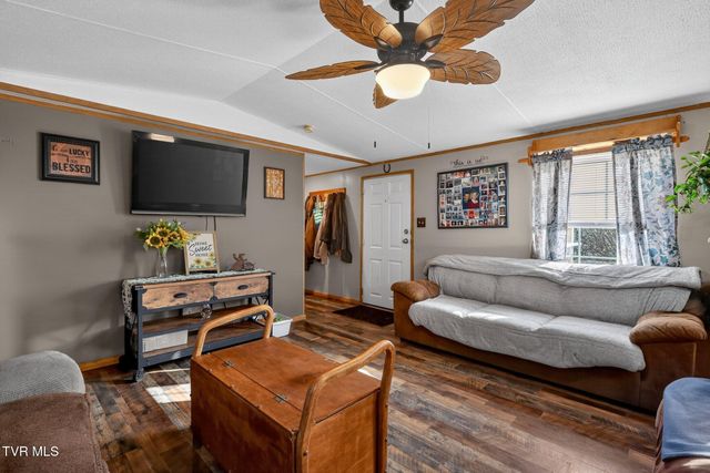 393 Meadow Creek Road, Bristol, TN 37620