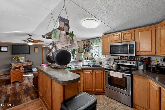 393 Meadow Creek Road, Bristol, TN 37620