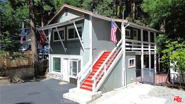 874 Fern Drive, Crestline, CA 92325