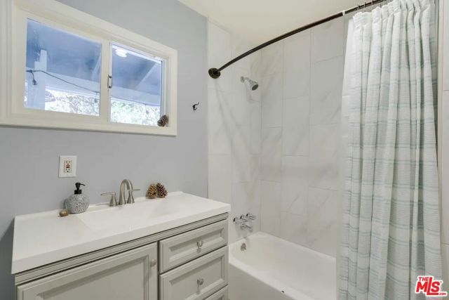 874 Fern Drive, Crestline, CA 92325