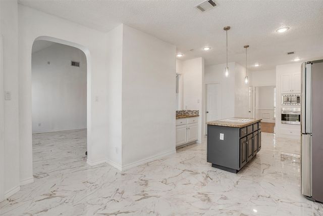 4201 Fair Oaks Drive, Grapevine, TX 76051