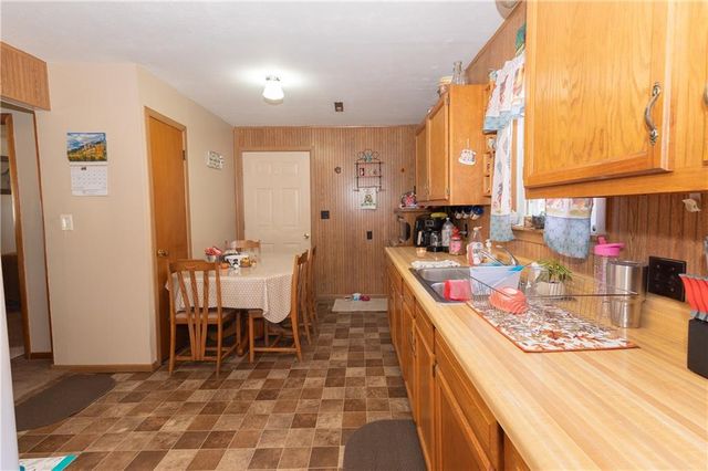 729 W 3rd Street, Cherryvale, KS 67335