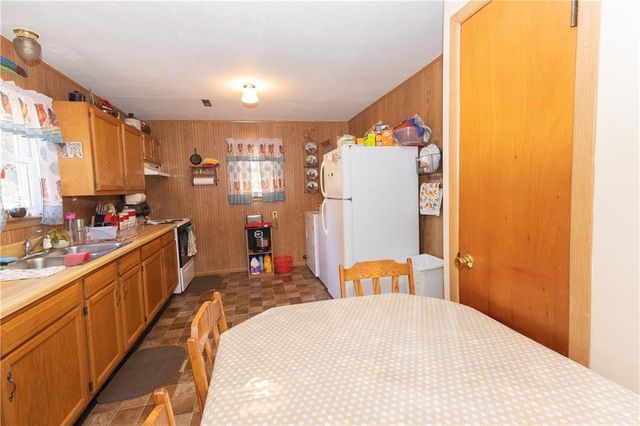 729 W 3rd Street, Cherryvale, KS 67335