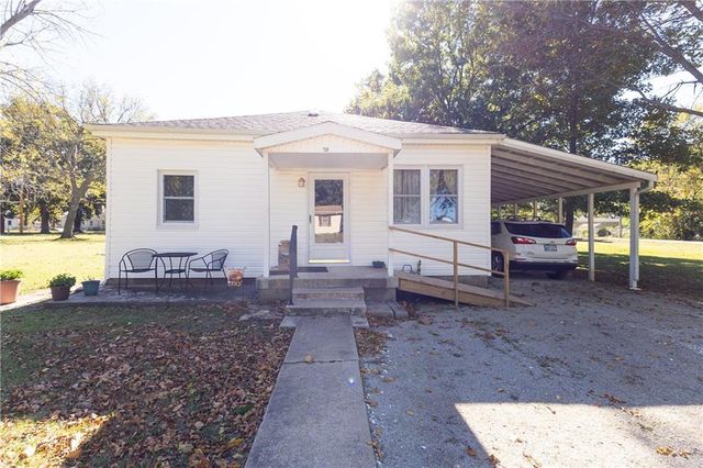 729 W 3rd Street, Cherryvale, KS 67335