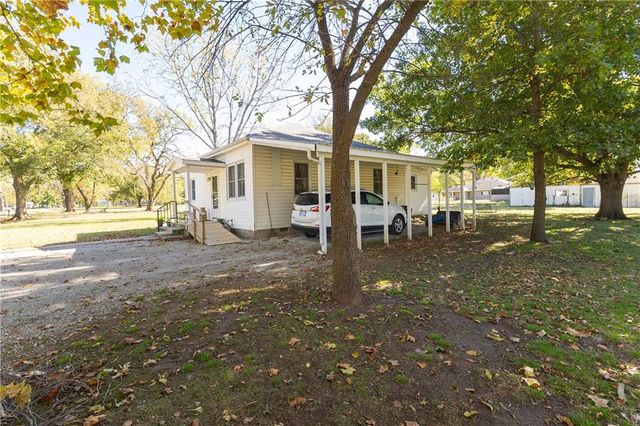 729 W 3rd Street, Cherryvale, KS 67335
