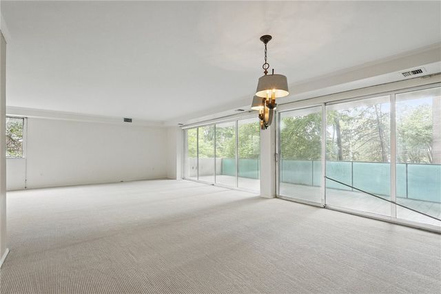 5048 5th Ave 101, Shadyside, PA 15232