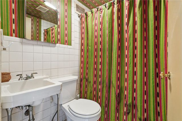 5048 5th Ave 101, Shadyside, PA 15232