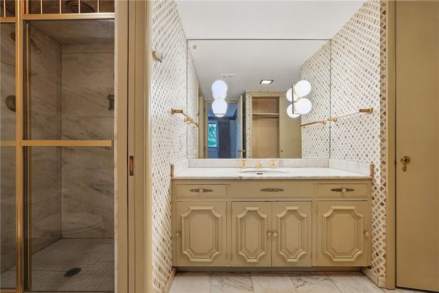 5048 5th Ave 101, Shadyside, PA 15232