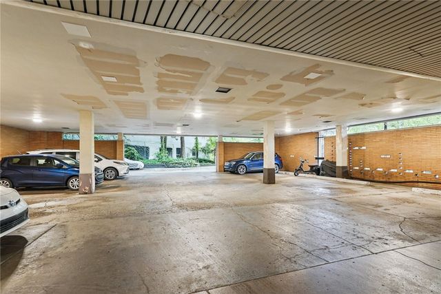 5048 5th Ave 101, Shadyside, PA 15232