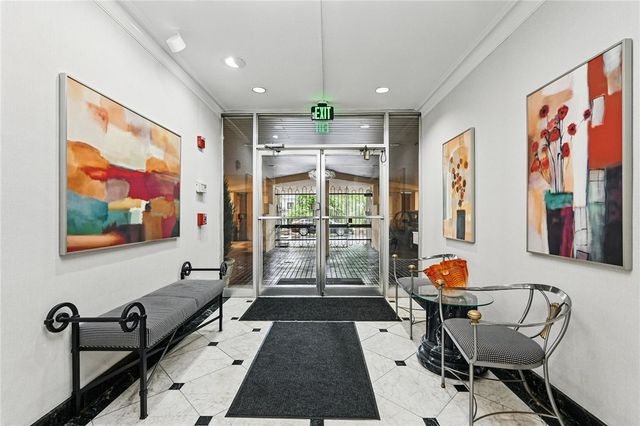 5048 5th Ave 101, Shadyside, PA 15232