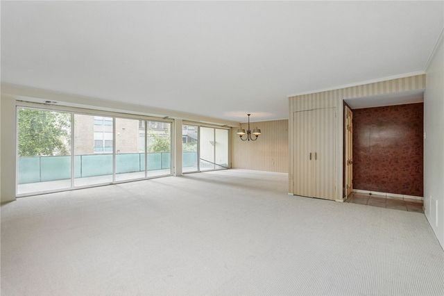 5048 5th Ave 101, Shadyside, PA 15232